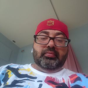 Meet your Posher, Hootan